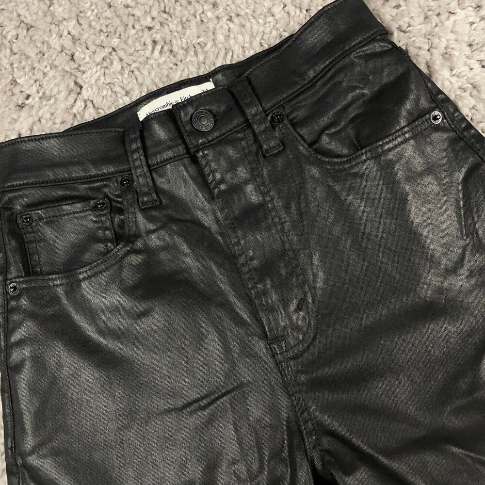 Abercrombie Curve Love Pants Women Size 00 / 24 Black Coated Slim Straight Pants